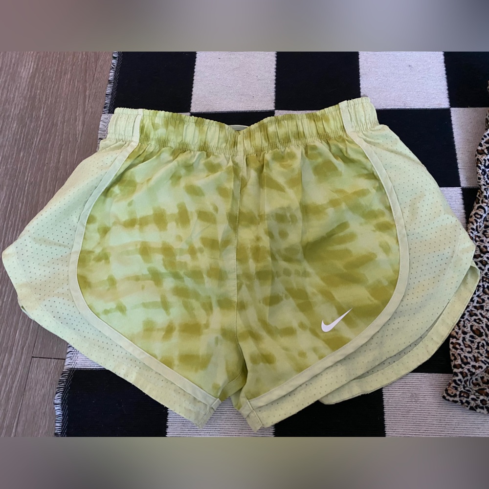 Perfect condition NIKE DRY FIT green shorts